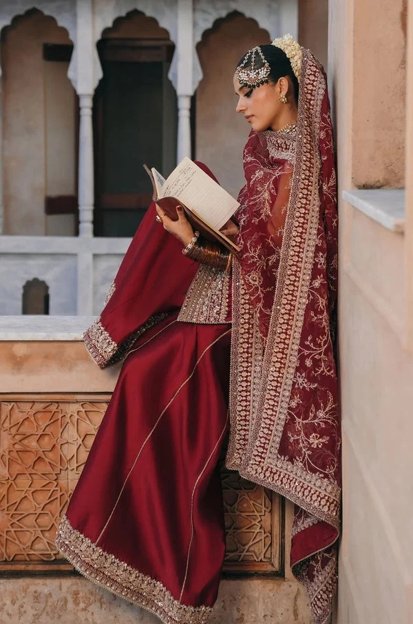 Mehek Kanwal Malik pakistani fashion outfit with coordinated formal…